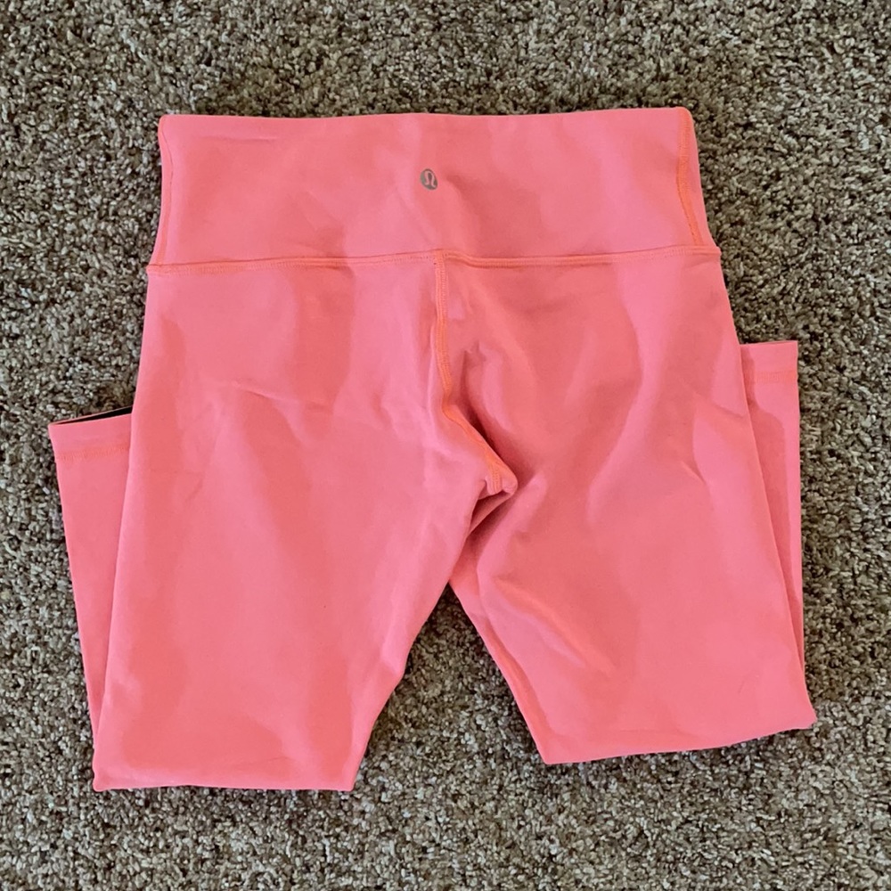 Lululemon Reversible Crop - Picture 4 of 6